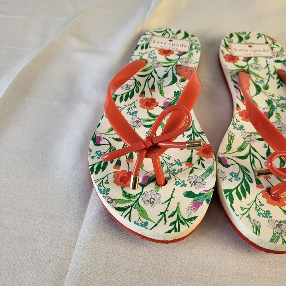 Kate Spade New York Women's 5-6 Red Floral Flip Flop
